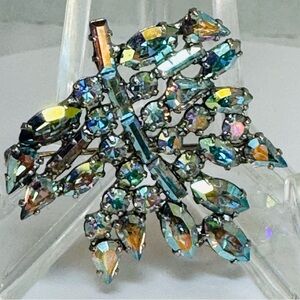 Elegant Multicolor Crystal Leaf Brooch